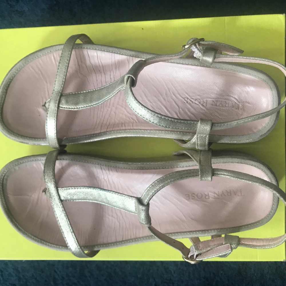 Tayrn Rose Roman Sandals - Burnished gold.